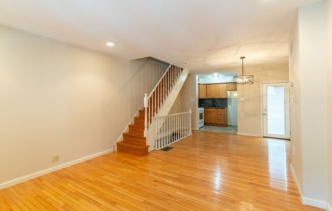 Location Location Location beauty near Marconi Park West