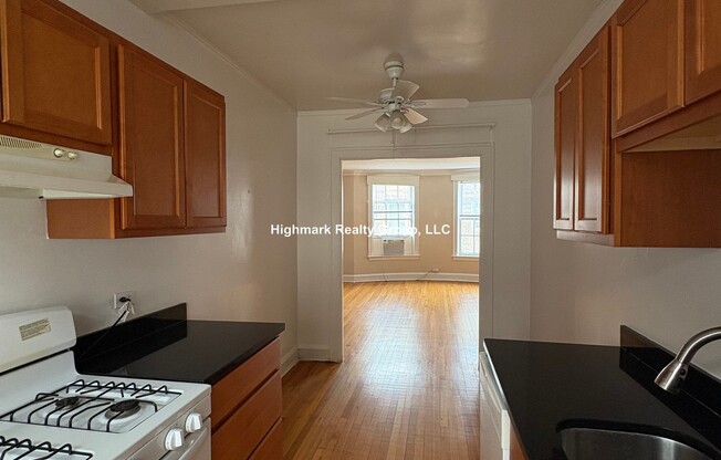 907 Elmwood Ave