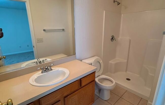 3 beds, 2.5 baths, 1,300 sqft, $1,710, Unit 1230