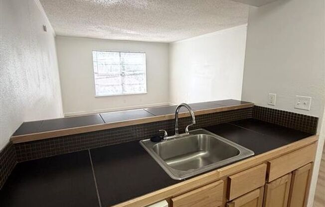 2 beds, 2 baths, 960 sqft, $1,504, Unit LAW15-209