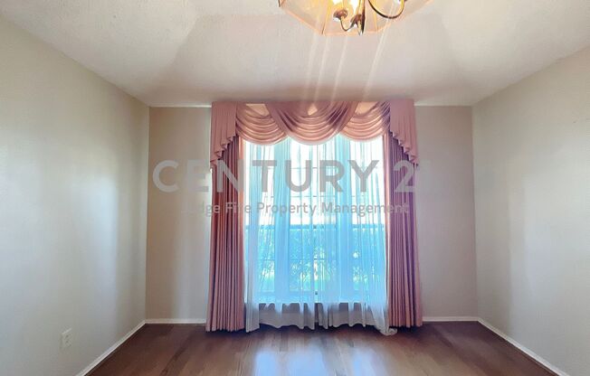 Spacious 4/2.5/2 Situated on Cul-De-Sac in Carrollton For Rent!