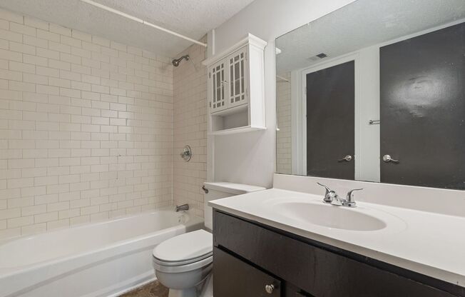 2 beds, 1 bath, 1,070 sqft, $1,497, Unit 1208G