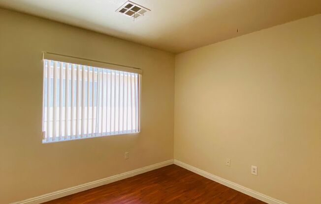 GATED COMMUNITY, BEAUTIFUL 2 STORY HOME! ONE BEDROOM DOWNSTAIRS, LAMINATE WOOD FLOORING THROUGHOUT HOME, CLOSE TO SHOPPING CENTERS! MUST SEE!! HOME TO BE PROFESSIONALLY CLEANED BEFORE MOVE IN.