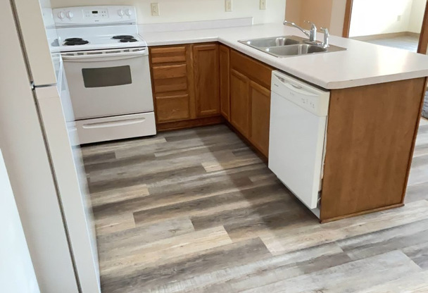 3 beds, 2 baths, 1,200 sqft, $1,425, Unit TE218X-247