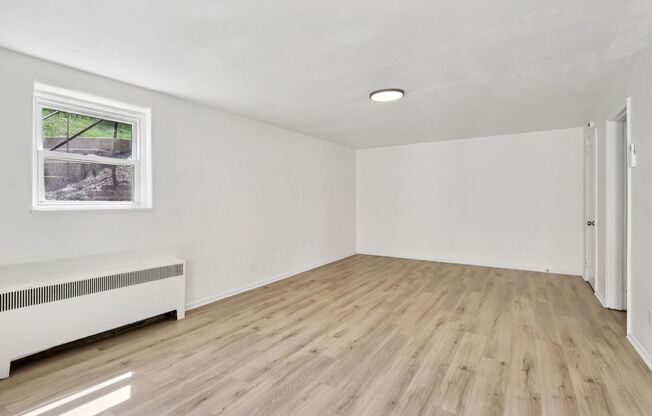 1 bed, 1 bath, 575 sqft, $995, Unit 124
