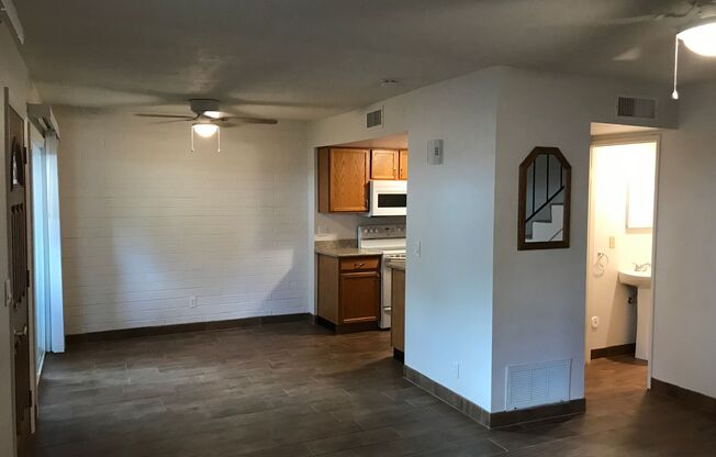 2 bed 1.5 townhouse Scottsdale