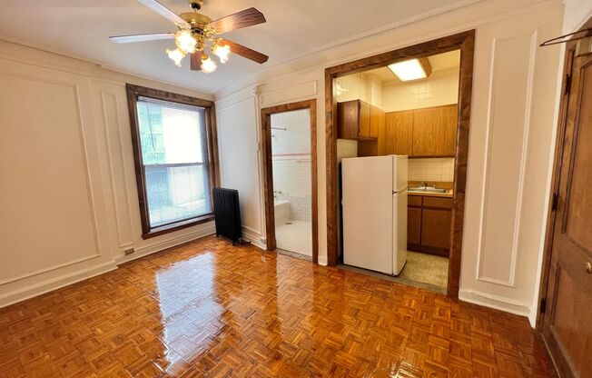 Studio, 1 bath, 300 sqft, $1,375, Unit 530-612