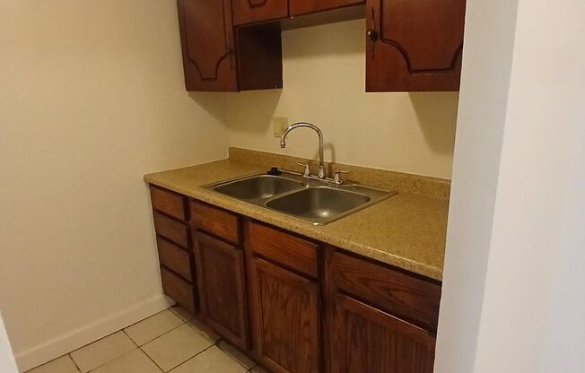 1 bed, 1 bath, 600 sqft, $795, Unit 58-04
