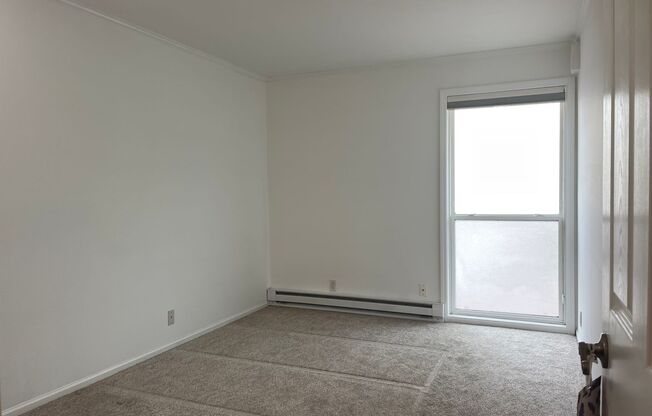 2 beds, 1 bath, $2,300, Unit Unit 104