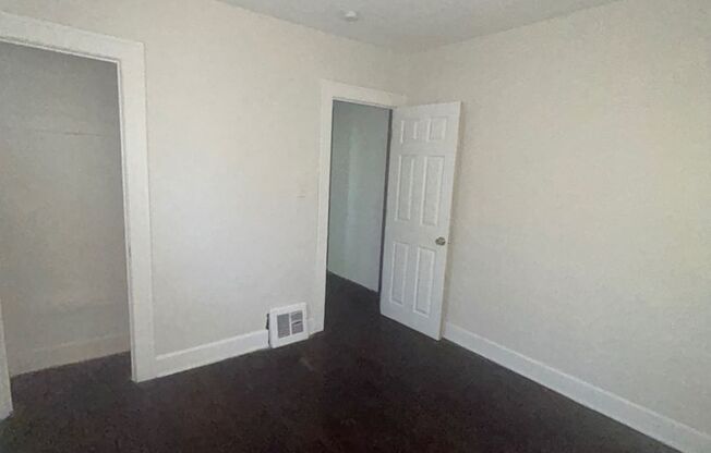 2 beds, 1 bath, $950