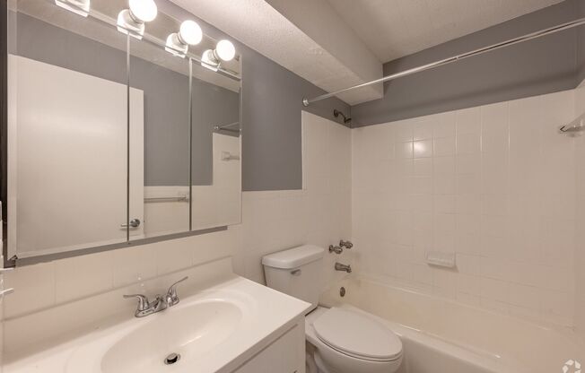 2 beds, 1 bath, 750 sqft, $1,349, Unit 1624-2B