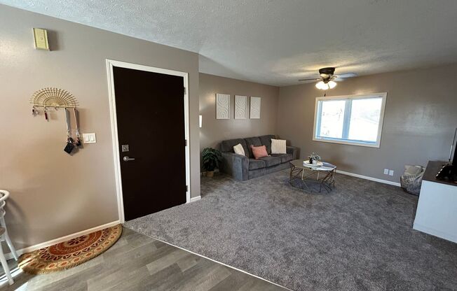 2 beds, 1.5 baths, 680 sqft, $949, Unit 8534