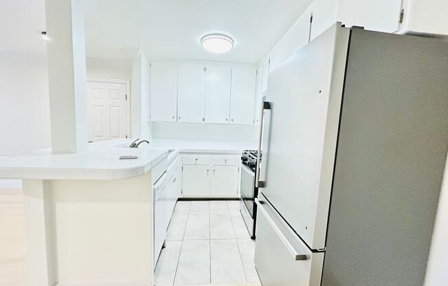 1 bed, 1 bath, $2,395, Unit 38-6