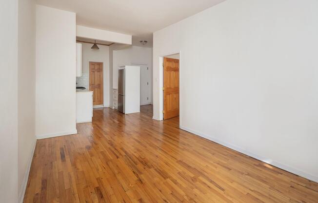 2 beds, 1 bath, $3,495, Unit 3R