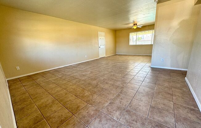 Spacious 4bdm 2Ba Tempe Home with New Kitchen and a Pool!