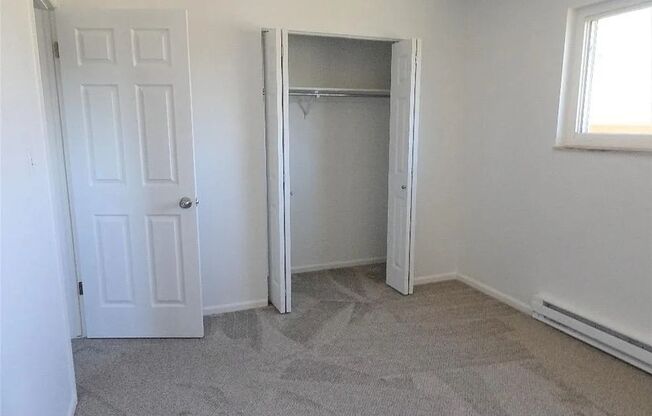 2 beds, 1 bath, $1,800, Unit #6