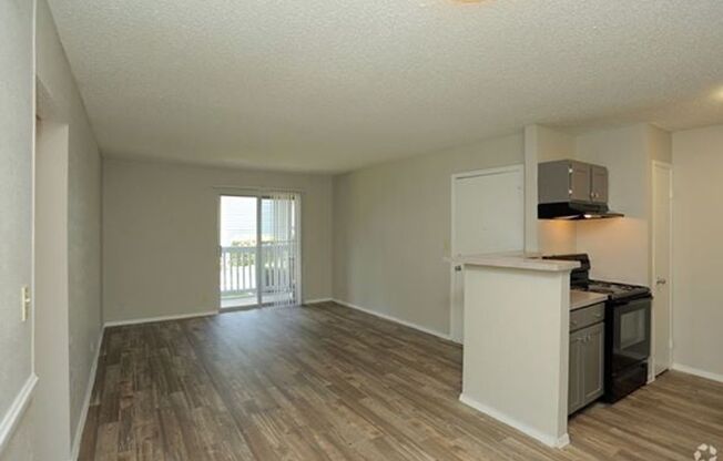 2 beds, 1 bath, 900 sqft, $1,051, Unit 14H
