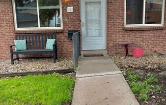 Beautifully Updated 2-Bedroom Townhome in Denver, CO!!