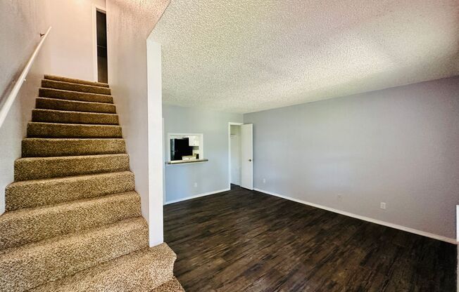 2 beds, 1.5 baths, 992 sqft, $780, Unit 215E