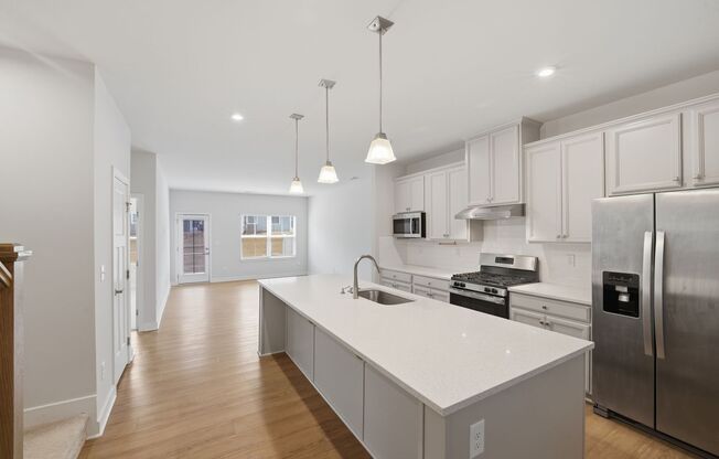 Gorgeous 3-Bedroom Townhome in Rivercross with Modern Upgrades