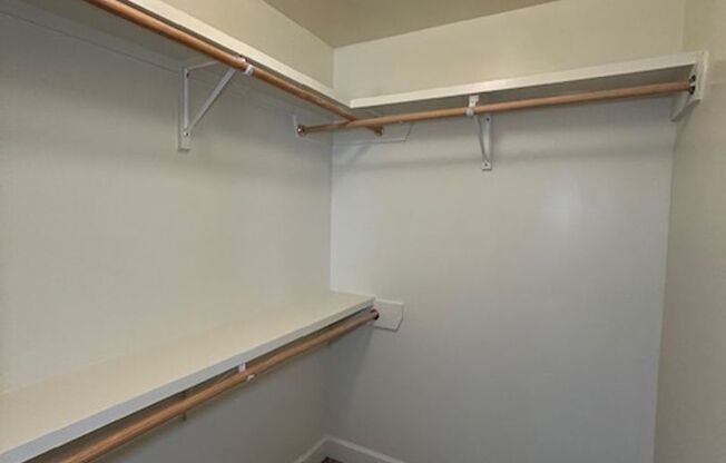 3 beds, 2 baths, 1,300 sqft, $1,125, Unit O-202