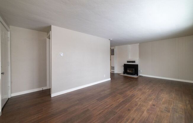 170 172 NE JUNIPER ST