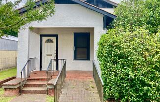 912 Holden St
