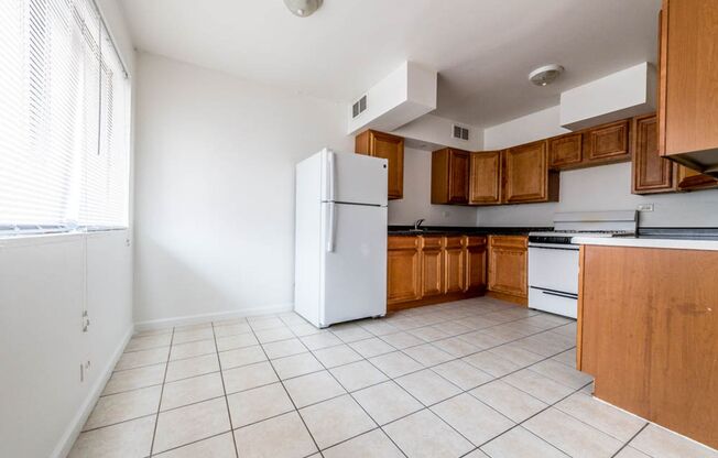 7834 S Coles