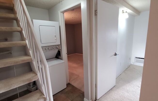 2 beds, 1 bath, $2,800