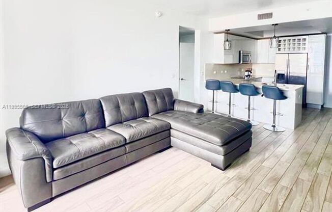 2 beds, 2 baths, 1,096 sqft, $4,550, Unit 999 SW 1st Ave # 1807