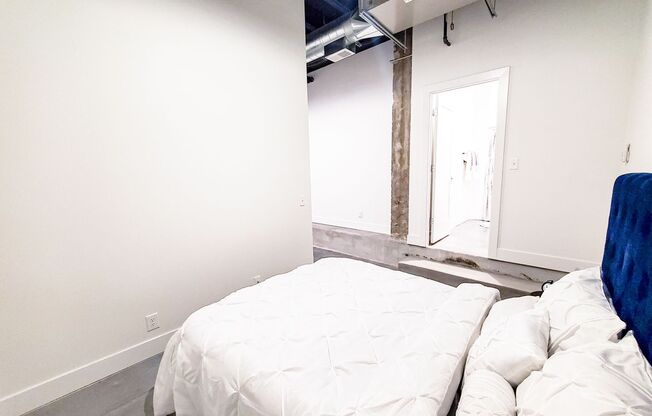 1 bed, 1 bath, 556 sqft, $905, Unit A105