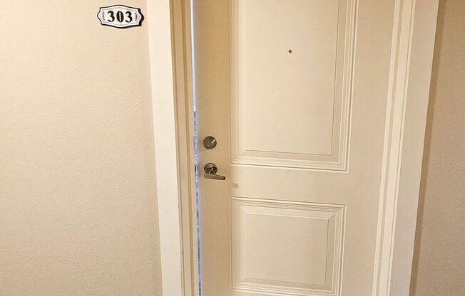 1 bed, 1 bath, 707 sqft, $1,595, Unit 303