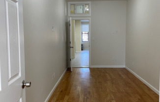 2 beds, 1 bath, $2,510, Unit R3