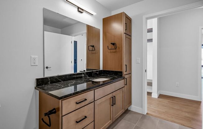 2 beds, 2 baths, 960 sqft, $2,250, Unit 514