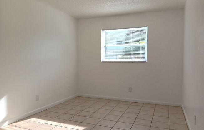 2 beds, 1 bath, $1,500, Unit # 5