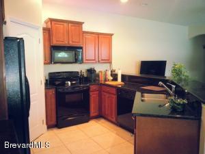 2 beds, 2 baths, $2,450