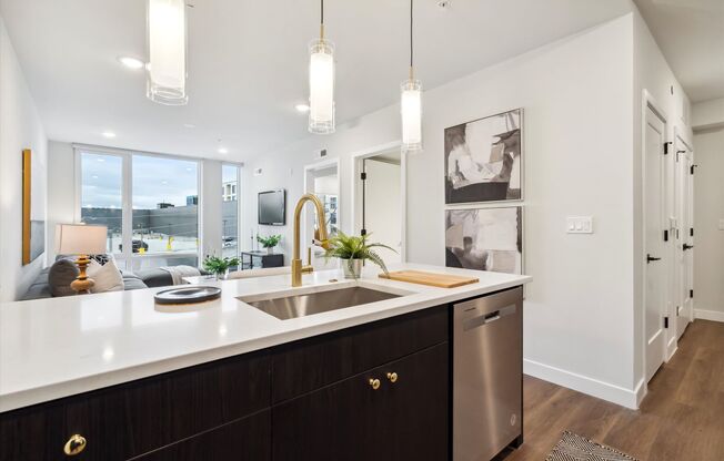 Studio, 1 bath, 500 sqft, $1,475, Unit 606