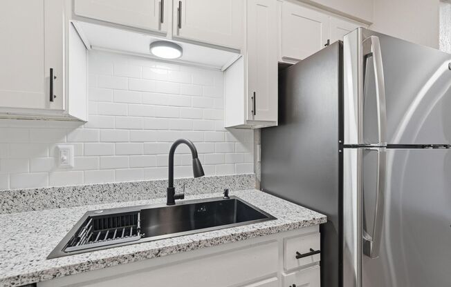 1 bed, 1 bath, 658 sqft, $1,345, Unit 180