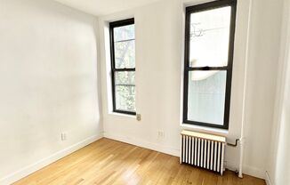 2 beds, 1 bath, $2,700, Unit 2R