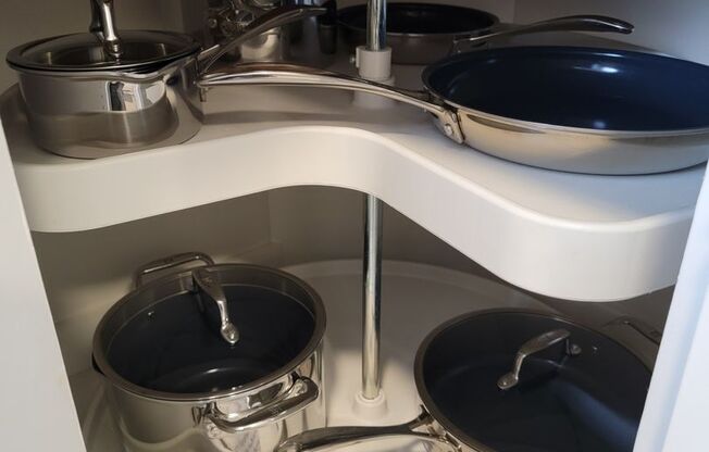 2 beds, 2 baths, 915 sqft, $2,575, Unit 4346-15