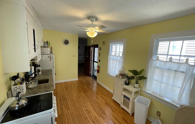 Historic Studio In Medical District-FULLY FURNISHED