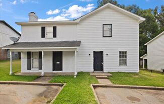 Adorable 3 bed 2 bath Townhome