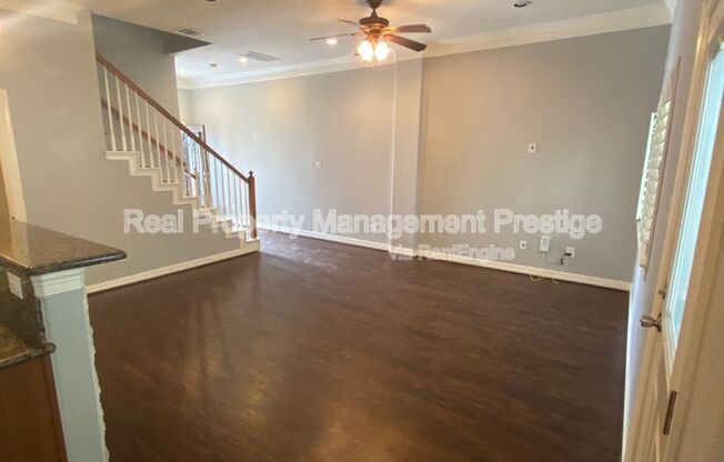 1109 W 15 1/2 ST