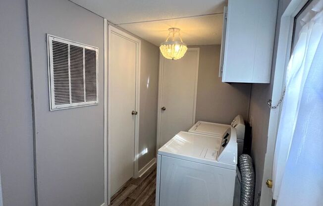 2 beds, 1 bath, $1,025