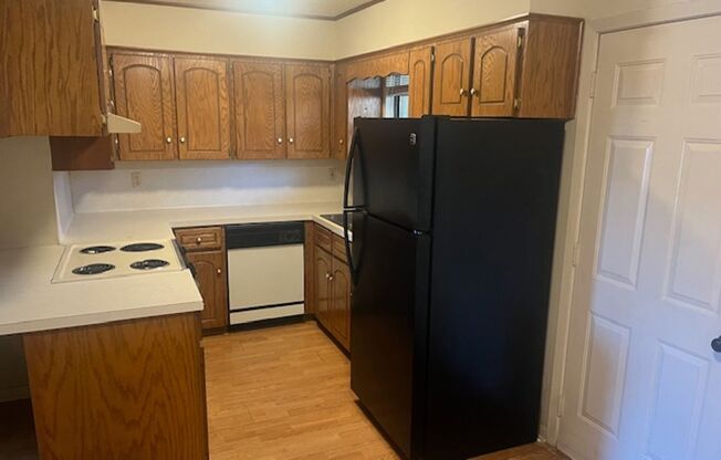 2 beds, 1.5 baths, 1,044 sqft, $800, Unit 10C