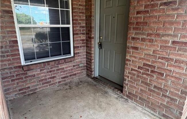 3 Bed, 3 Bath Duplex in College Station