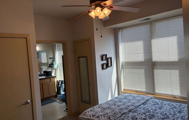 2 beds, 2 baths, 926 sqft, $1,600, Unit 301