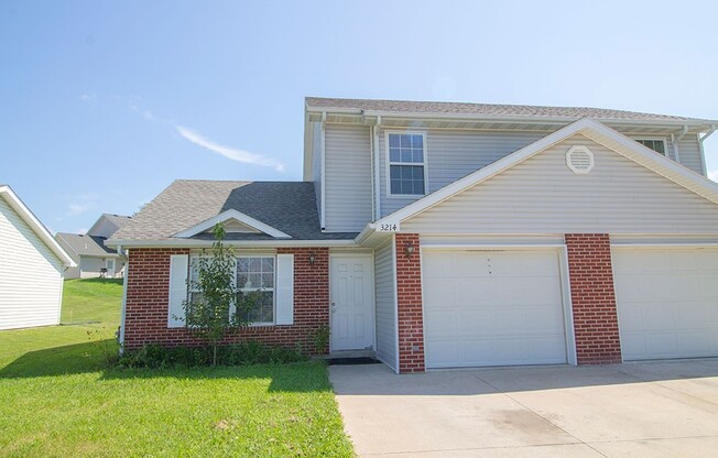 3 beds, 2.5 baths, $1,425