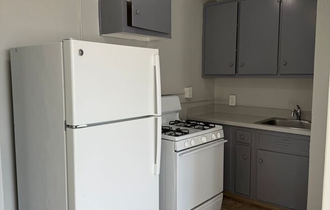 1 bed, 1 bath, 430 sqft, $1,400, Unit 730