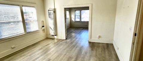3538 1/2 W 60 ST